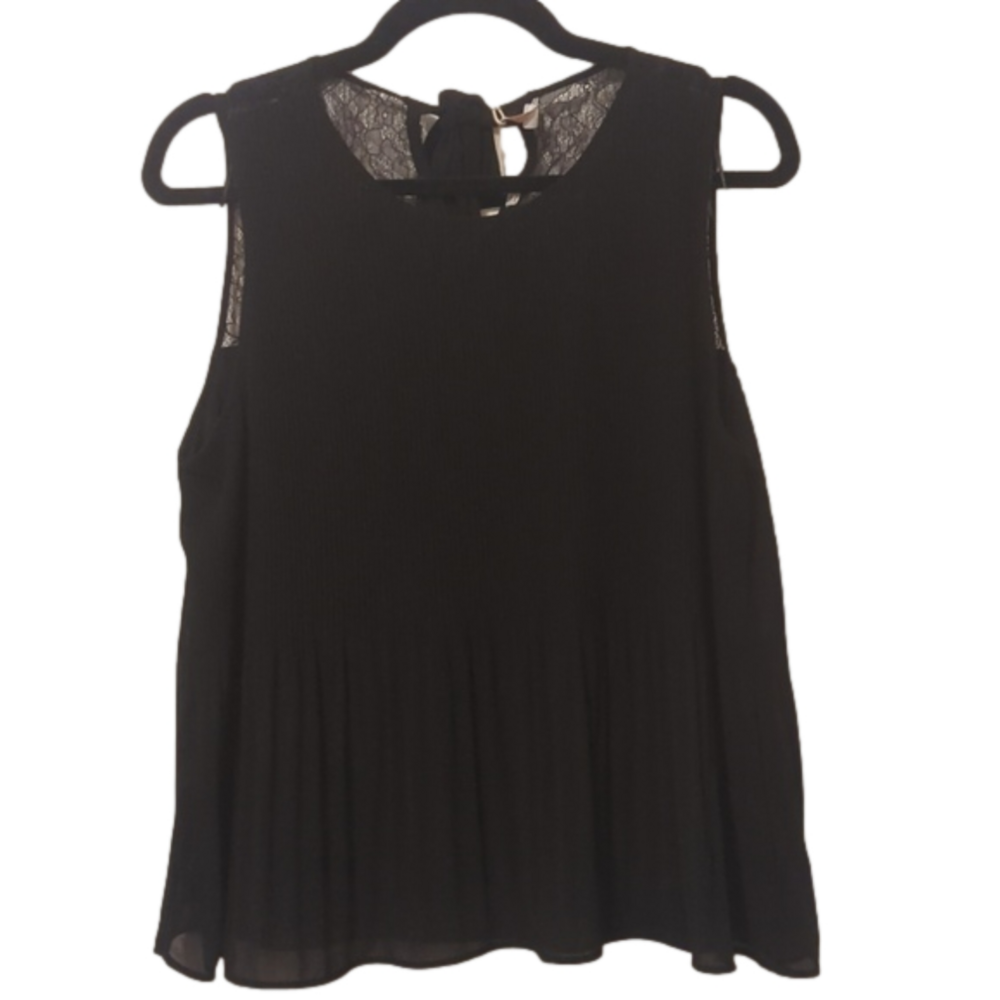 NWT lace tie-back and pleated sleeveless top